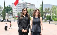 A LA AYUSO Y A LA CUEVAS LES DIERON CON LA PUERTA DE CATEDRAL EN SUS NARICES