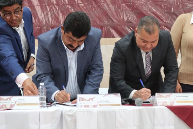 Alcaldes región Zumpango Texcoco firman convenio para regularizar la tierra 